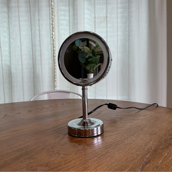 Conair Double Sided Lighted Vanity Mirror - Picture 1 of 5